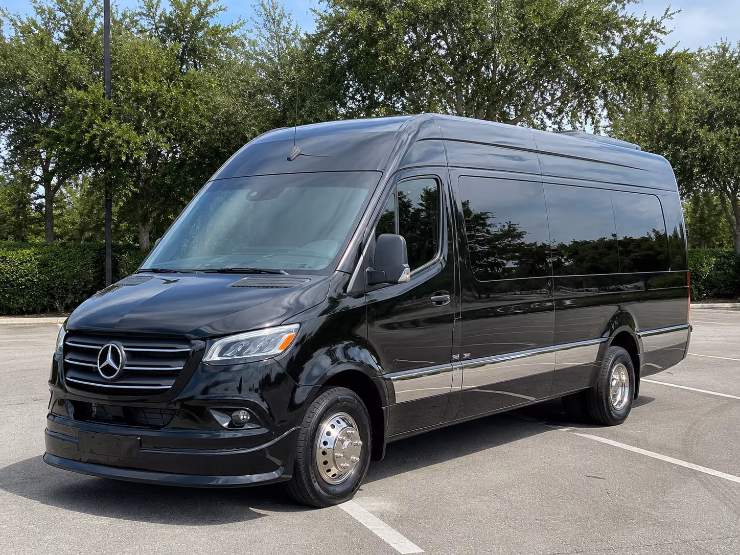 concert parking shuttles hotel pickup and post show sprinter van service in anaheim